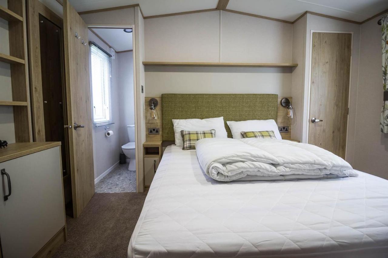 Beautiful 6 Berth Caravan With Decking At Southview Holiday Park Ref 33024O Hotel Skegness Exterior photo