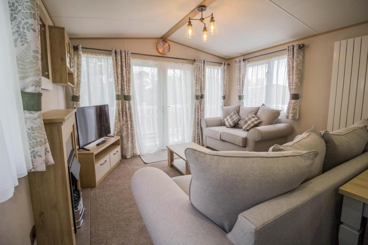 Beautiful 6 Berth Caravan With Decking At Southview Holiday Park Ref 33024O Hotel Skegness Exterior photo