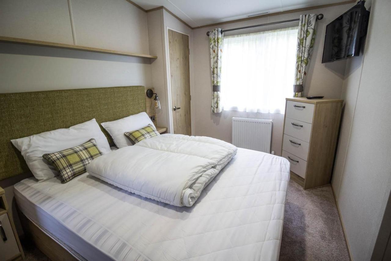 Beautiful 6 Berth Caravan With Decking At Southview Holiday Park Ref 33024O Hotel Skegness Exterior photo