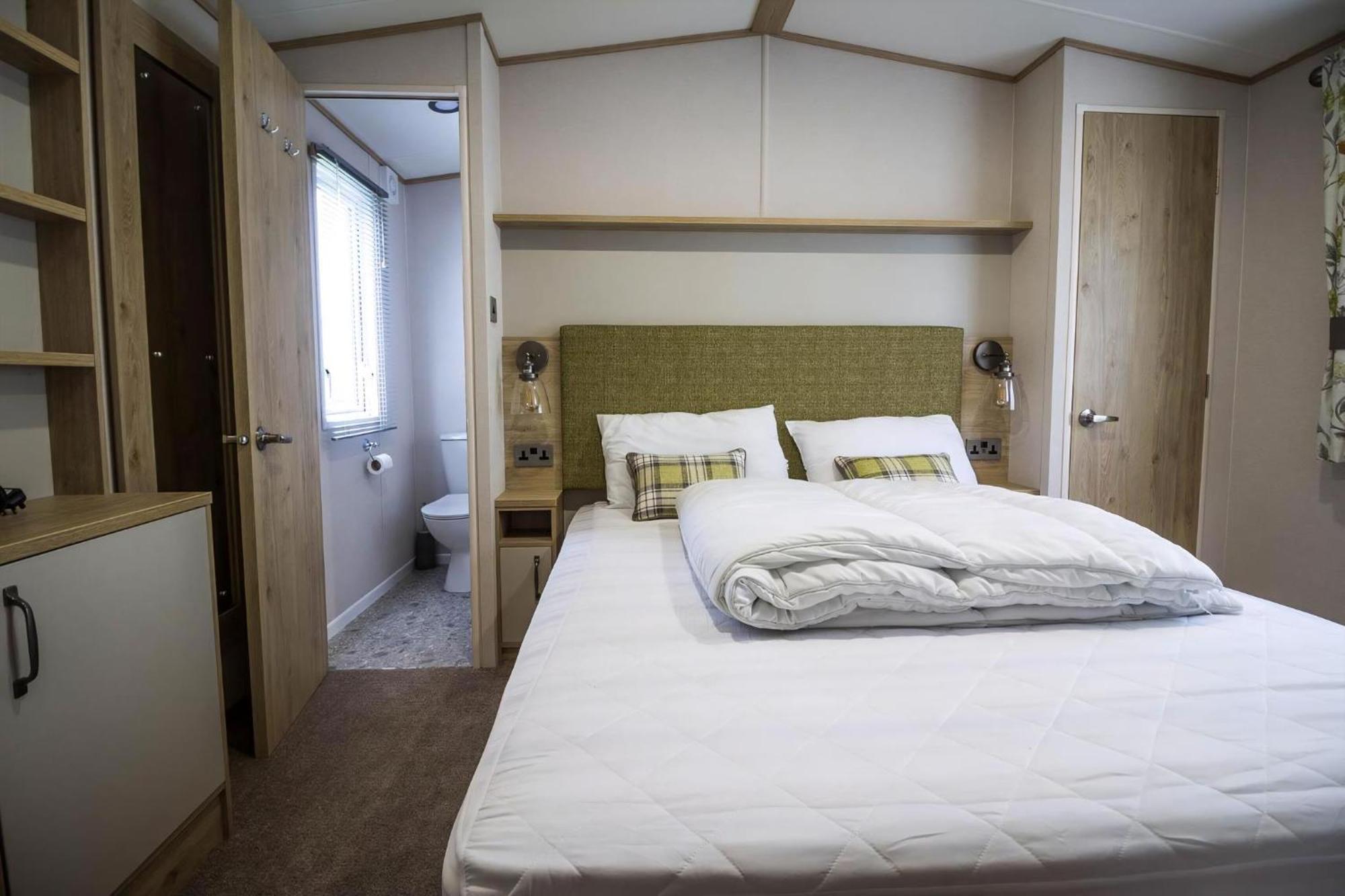 Beautiful 6 Berth Caravan With Decking At Southview Holiday Park Ref 33024O Hotel Skegness Exterior photo